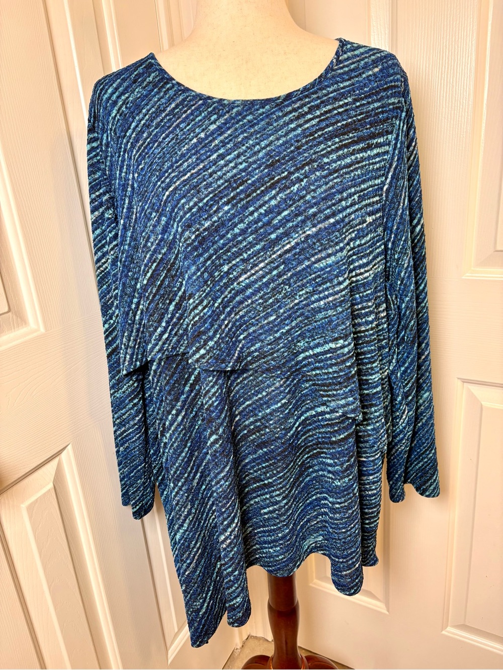 Catherines Blue Striped Asymmetrical Boho Tunic Top Flowy Draped Size 1X 18/20W - Picture 1 of 7